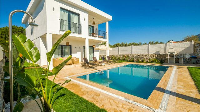 Top Pool Renovation Tips for Homeowners on the Northern Beaches