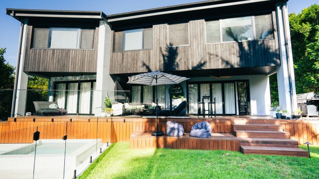7 Signs You Need Professional Landscaping Services North Shore