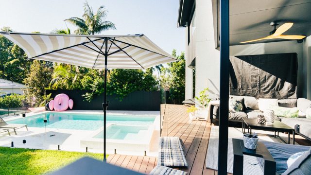 How Do North Shore Pool Services Keep Pools Sparkling?